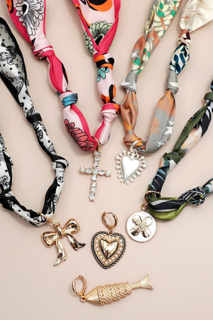 Handcrafted Scarf Interchangeable Charm Necklace | 80N92095