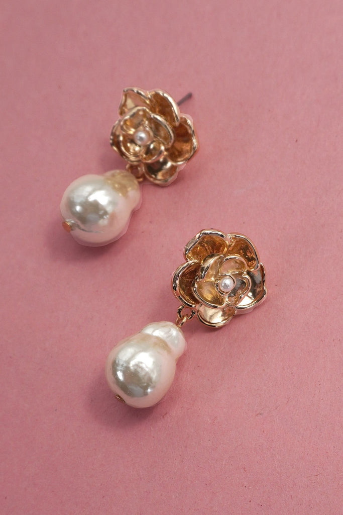 VINTAGE GOLD FLOWER DROP PEARL ACCENT EARRINGS | 80E61151