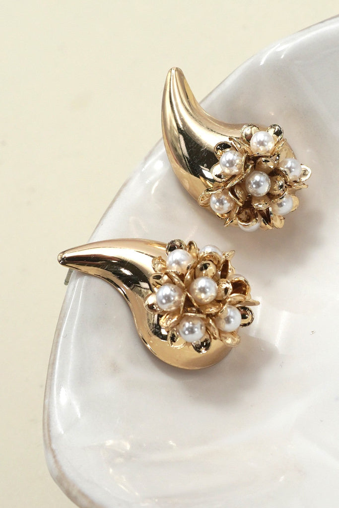 CLUSTER FLORAL PEARL TEAR DROP EARRINGS | 80E61227