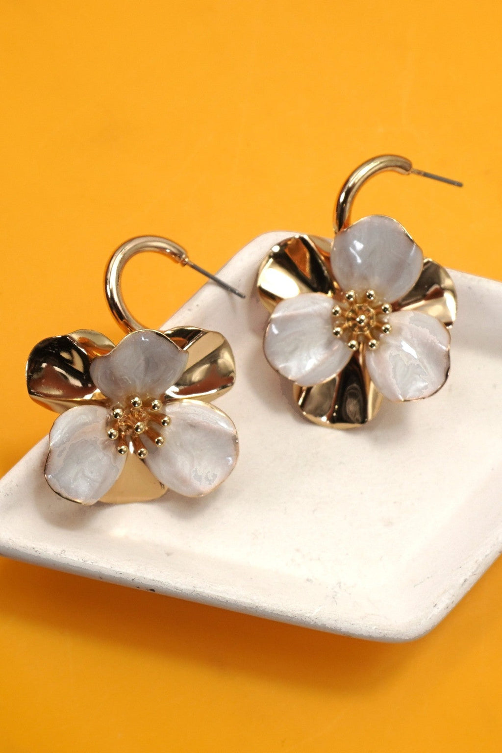 VINTAGE FLORAL FLOWER DROP EARRINGS | 80E61269