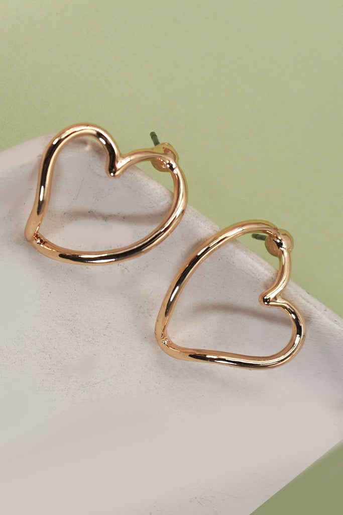 OPEN CUT CURVED HEART STUD EARRINGS | 80E61292