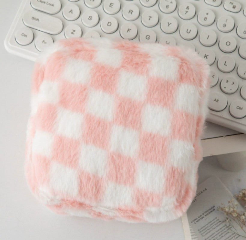 CHECKER COSMETIC MAKEUP TRAVEL POUCH BAG | 40P578