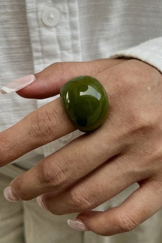 CHUNKY GLOSSY ACRYLIC RING STATEMENT RING | 40R133