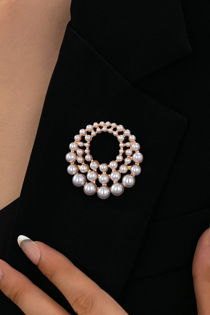 VINTAGE GRADUATED PEARL BROOCH PIN | 80BC056