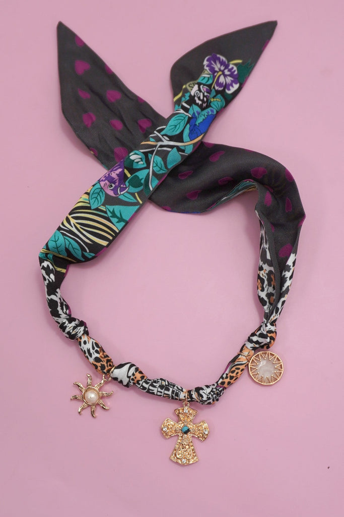 HANDMADE ANIMAL DESIGN SCARF NECKLACE - CROSS SUN | 80N92494