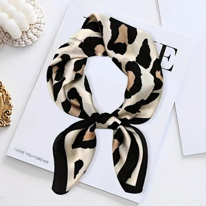 LARGE LEOPARD ANIMAL PRINT BANDANA SCARF | 40SC689
