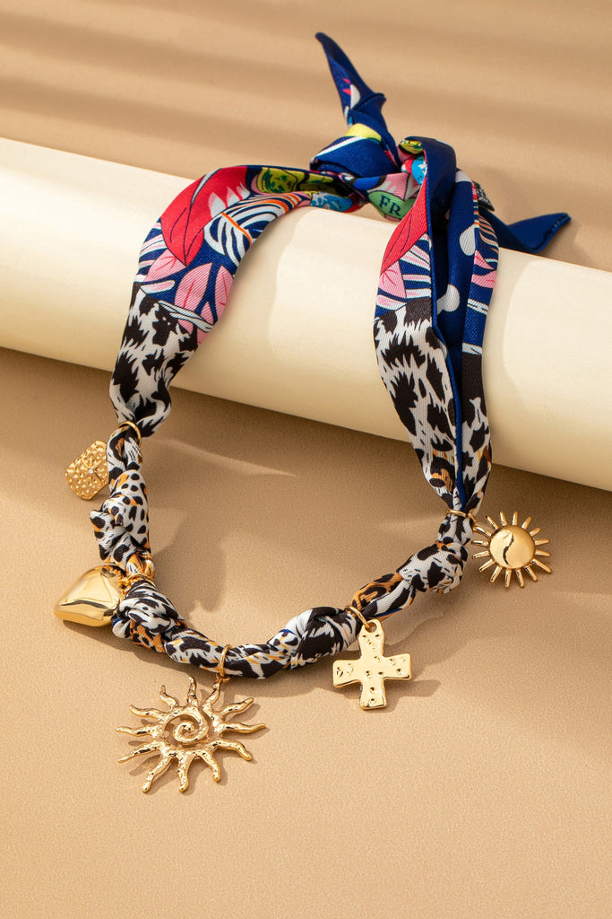 HANDMADE ANIMAL DESIGN SCARF NECKLACE-SUN HEART | 80N92493