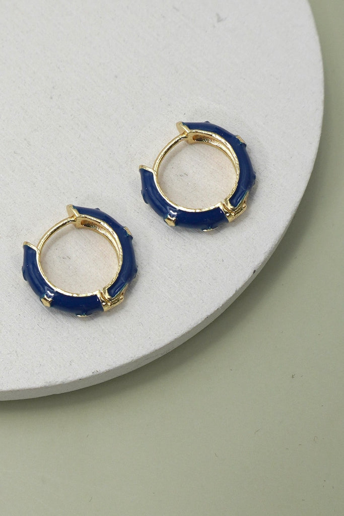 VINTAGE CLOISONNE STAR HUGGIE HOOP EARRINGS | 40E433