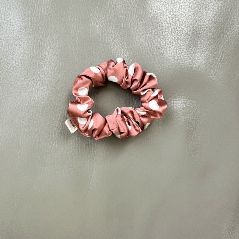 POLKA DOT SCRUNCHIES SET OF 5 | 40S743