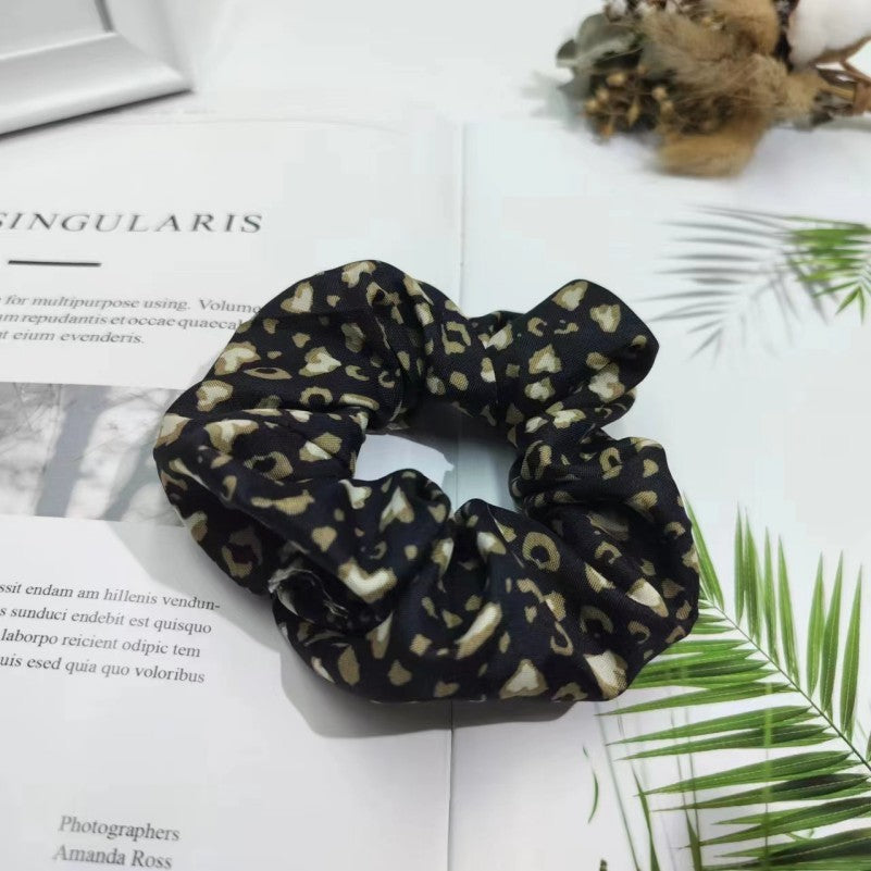 LEOPARD PATTERN SCRUNCHIES SET OF 5 | 40S742