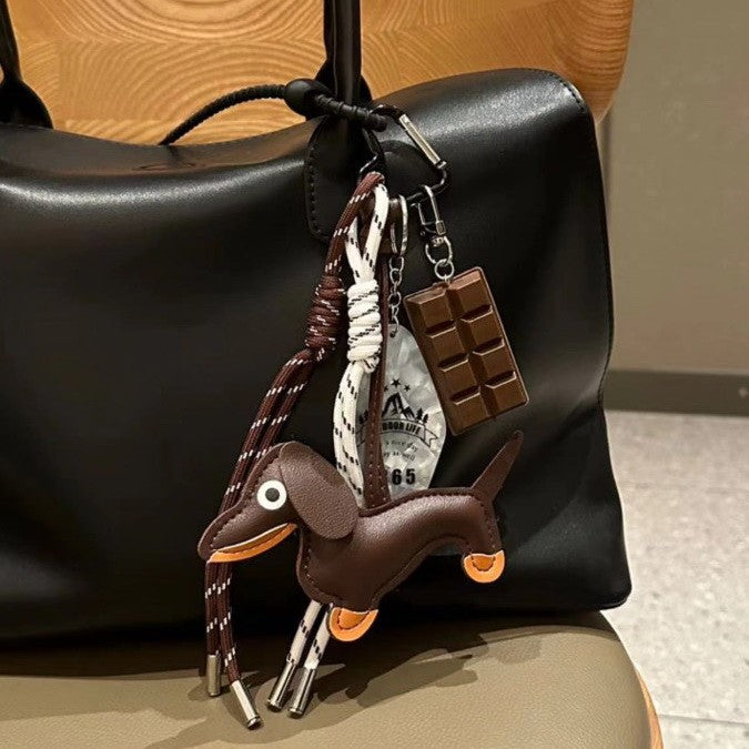 BAG CHARM KEY CHAIN - VEGAN LEATHER DOG CHOCOLATE | 40KC164