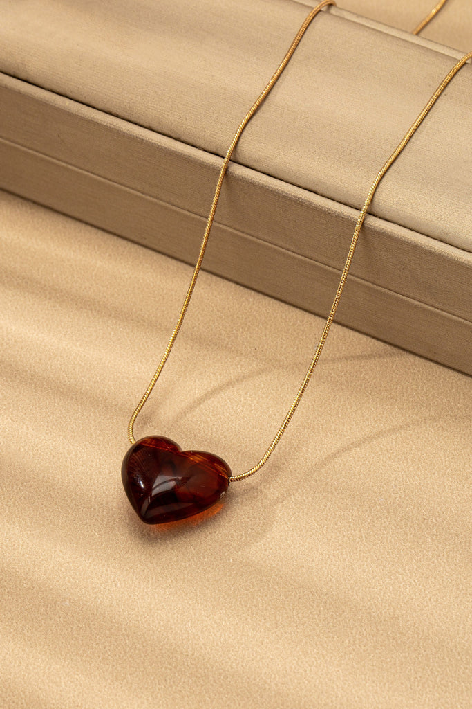 TORTOISE HEART CHARM PENDANT NECKLACE | 80N92602