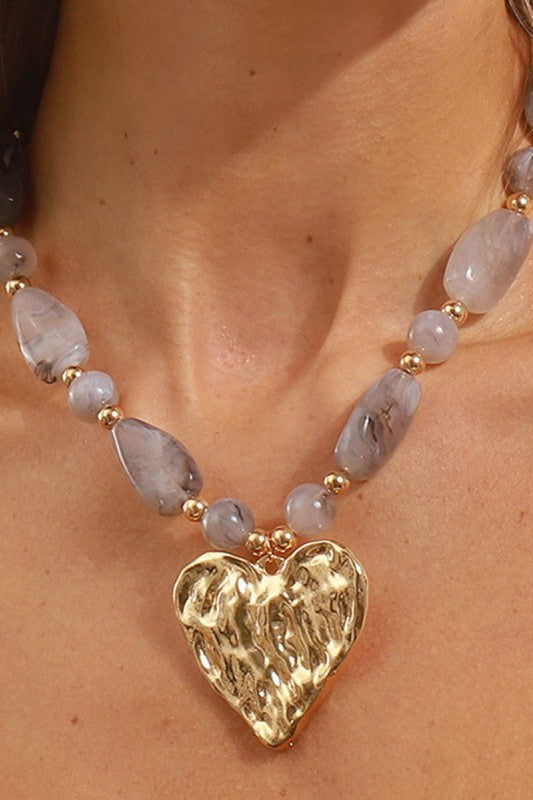Hammered Heart Pendant Resin Beaded Necklaces | 40NK9662