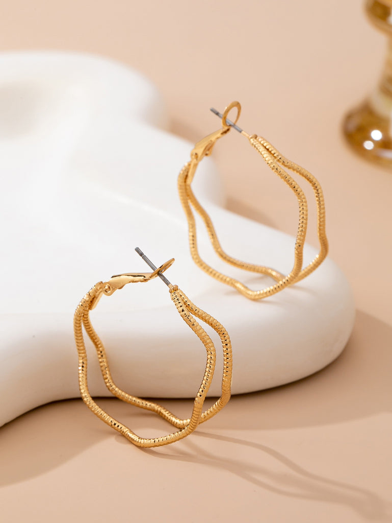 Textured Wavy Gold Hoop Earrings | 80E61896