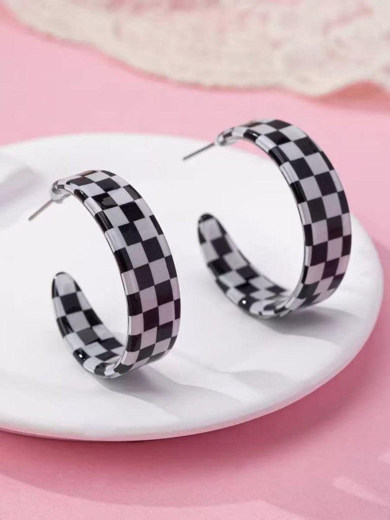 Retro Checkerboard Resin Hoop Earrings | 40E480
