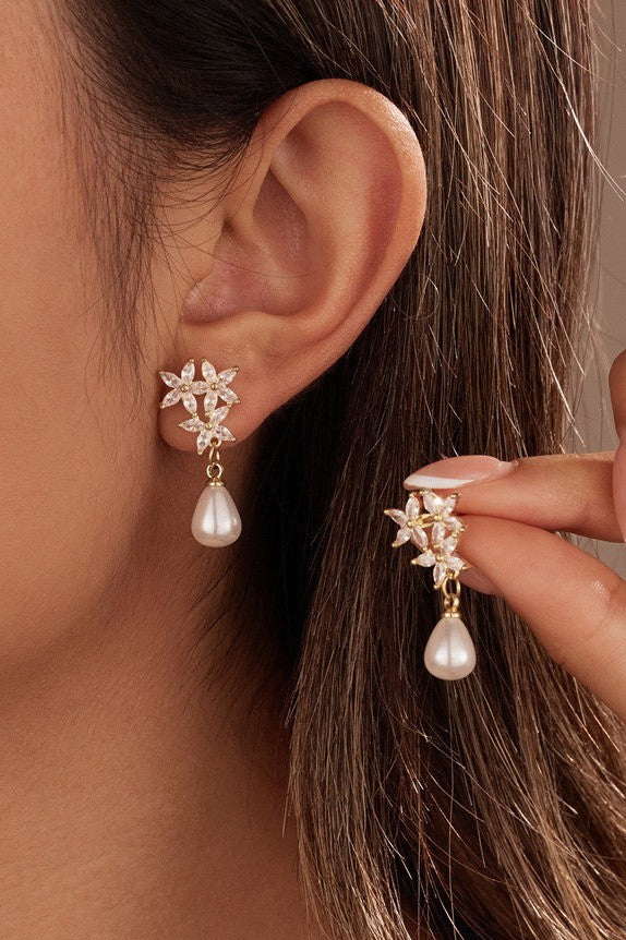 Shimmering Floral Vine Pearl Drop Earrings | 40E485