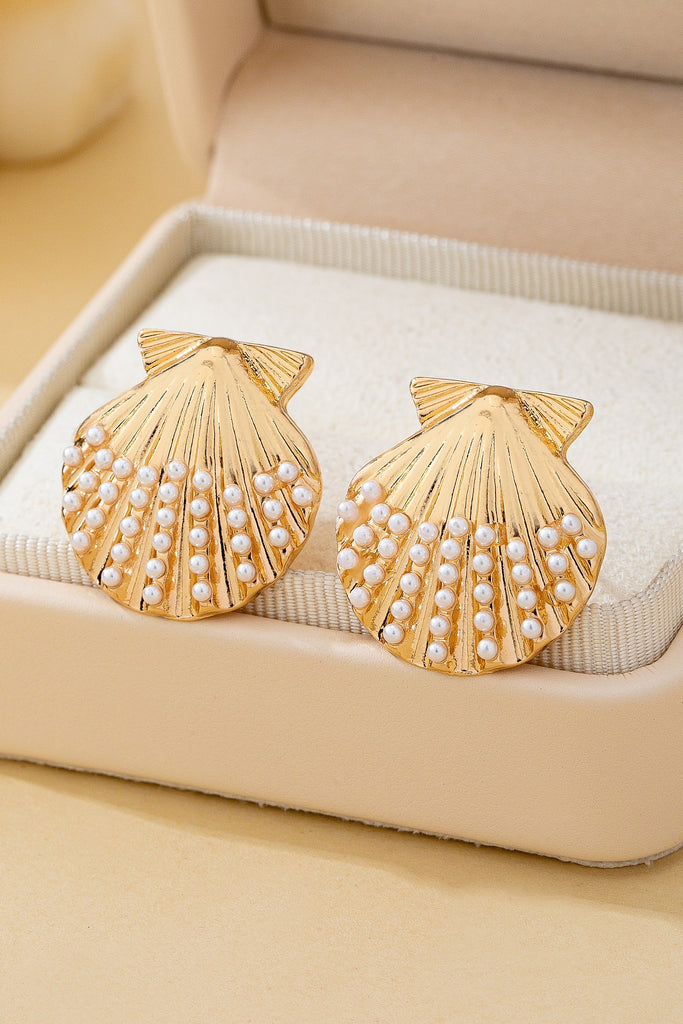 Scalloped Shell Pearl Stud Earrings | 80E62126