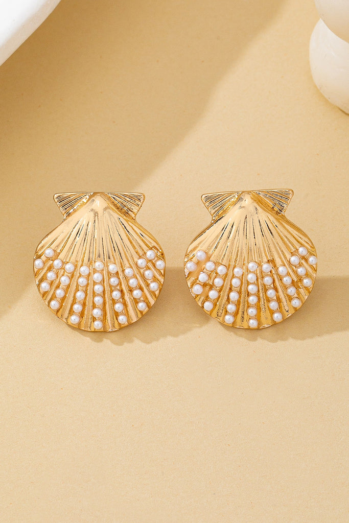 Scalloped Shell Pearl Stud Earrings | 80E62126