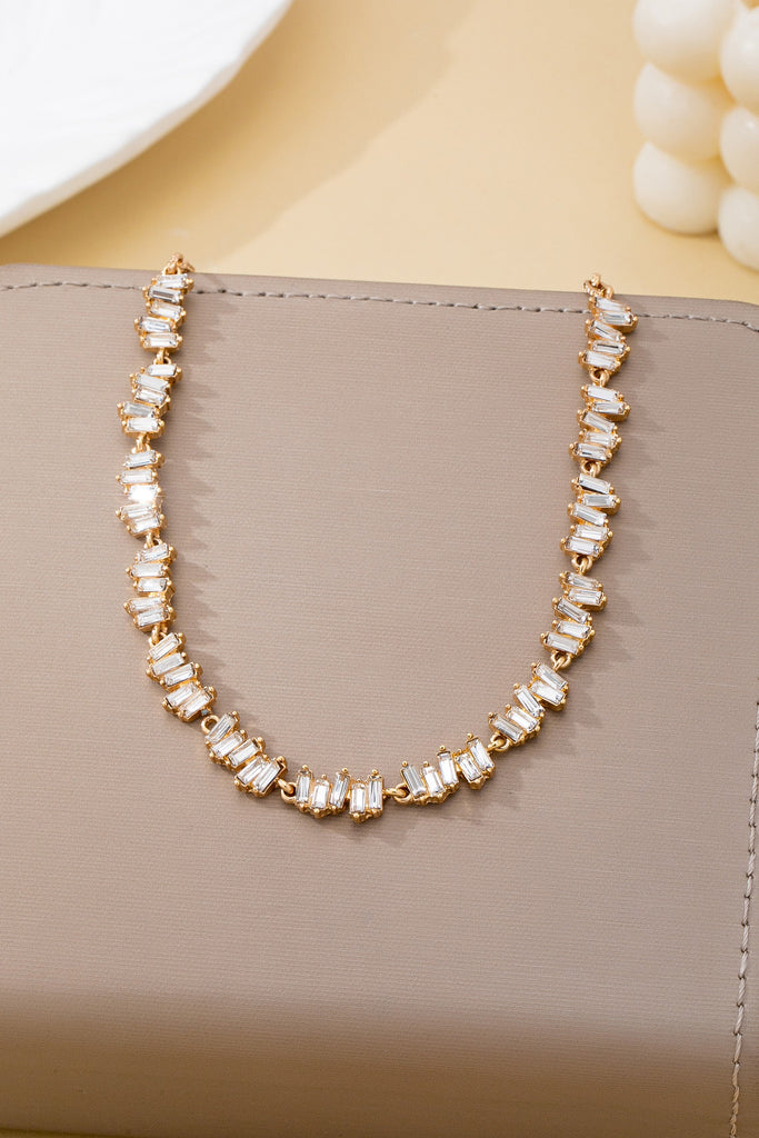 Jagged Pattern Baguette Crystal Necklace | 80N92964