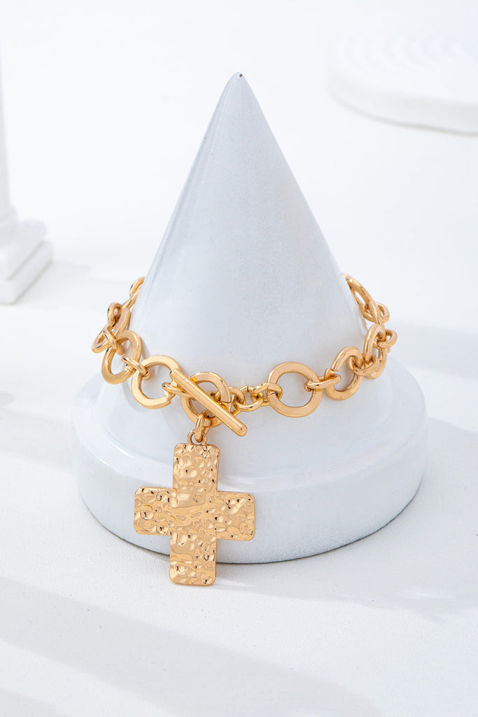 Hammered Cross Toggle Bracelet | 80B1738