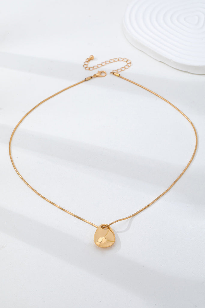 Sculptural Teardrop Pendant Necklace | 80N93028