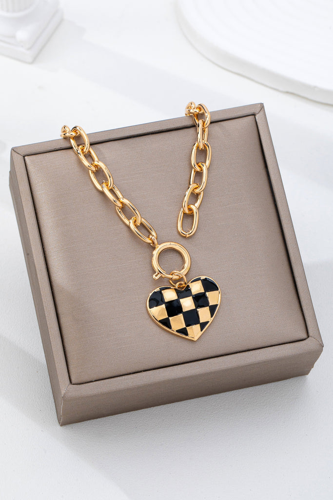 Checkered Heart Toggle Necklace | 80N93046