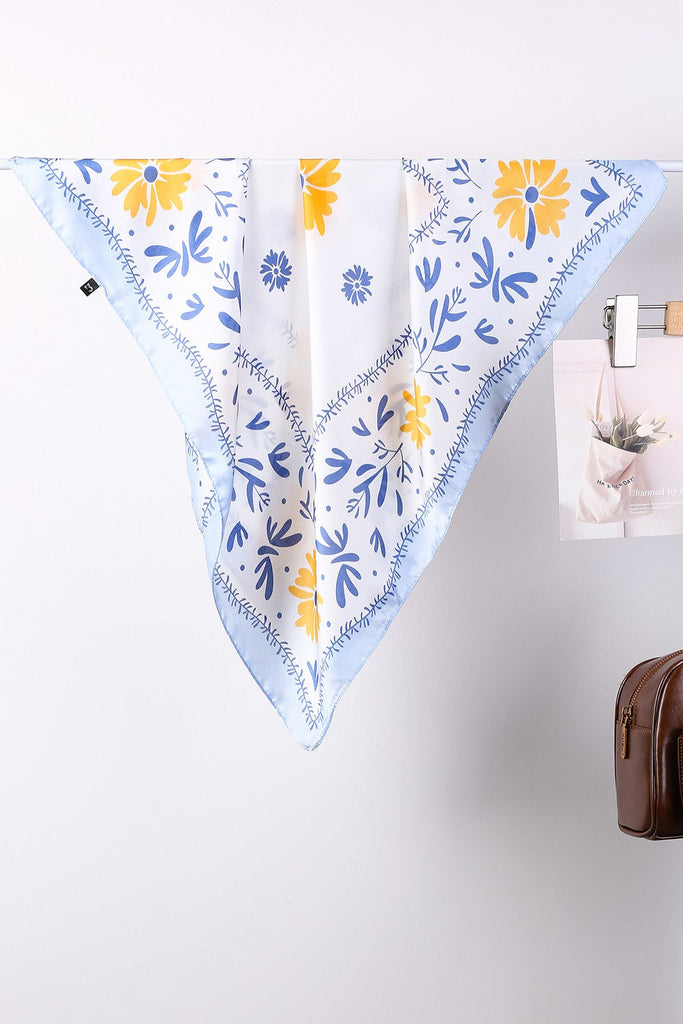 Floral Print Silk-Finish Bandana Scarf | 40SC719