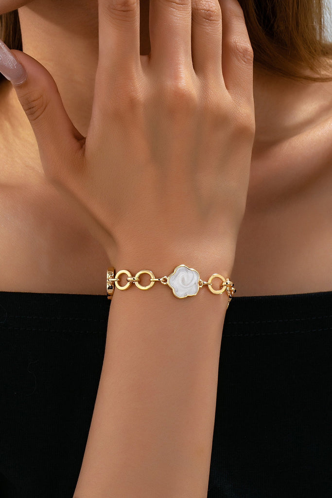 Enamel Quatrofoil Link Toggle Bracelet | 80B1801