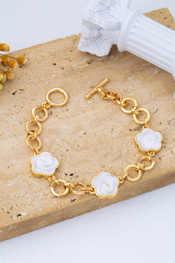 Enamel Quatrofoil Link Toggle Bracelet | 80B1801