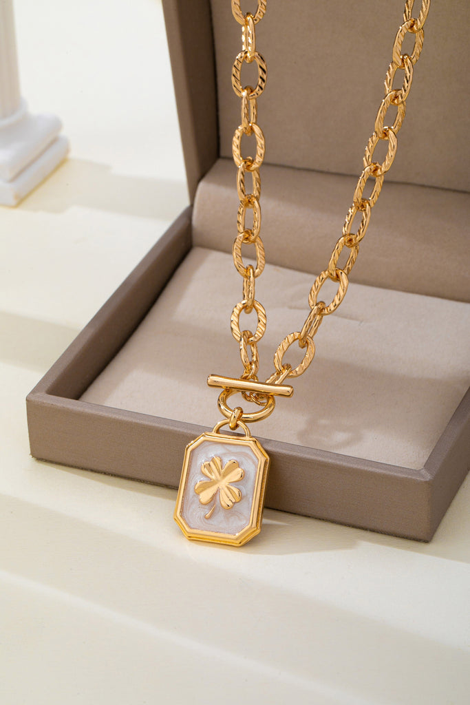 Epoxy Four-Leaf Clover Toggle Necklace | 80N93355