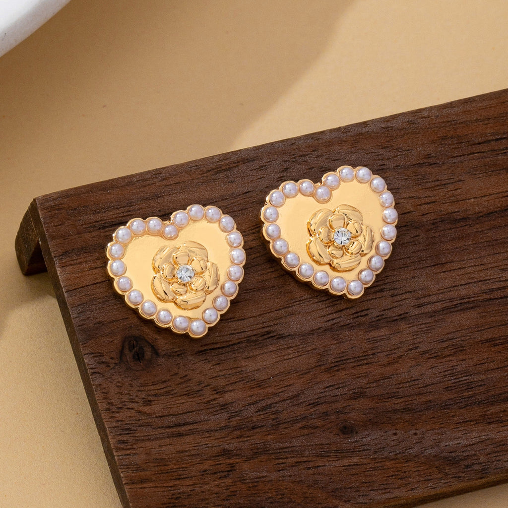 Vintage-Inspired Rose & Pearl Heart Earrings | 80E62528