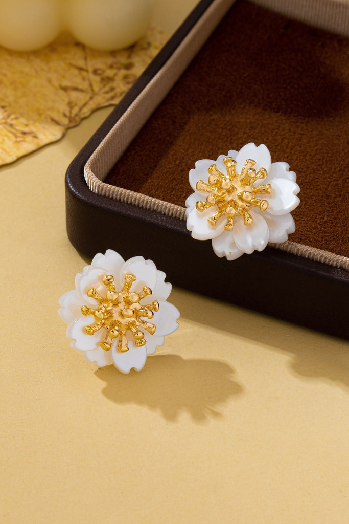 Layered Cherry Blossom Stud Earrings | 80E62722