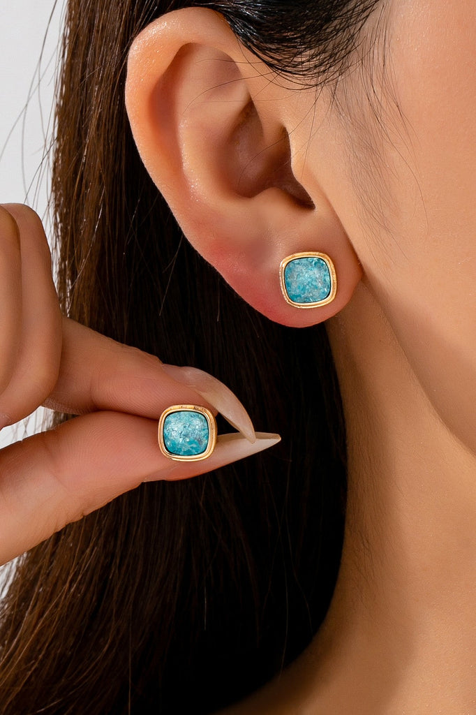 Cushion-Cut Aqua Fuchsia Shimmer Stud Earring | 80E62710