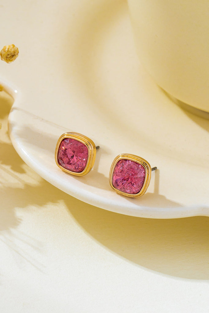 Cushion-Cut Aqua Fuchsia Shimmer Stud Earring | 80E62710