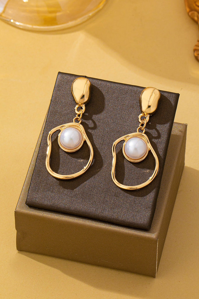Abstract Molten Gold Pearl Drop Earrings | 80E62955