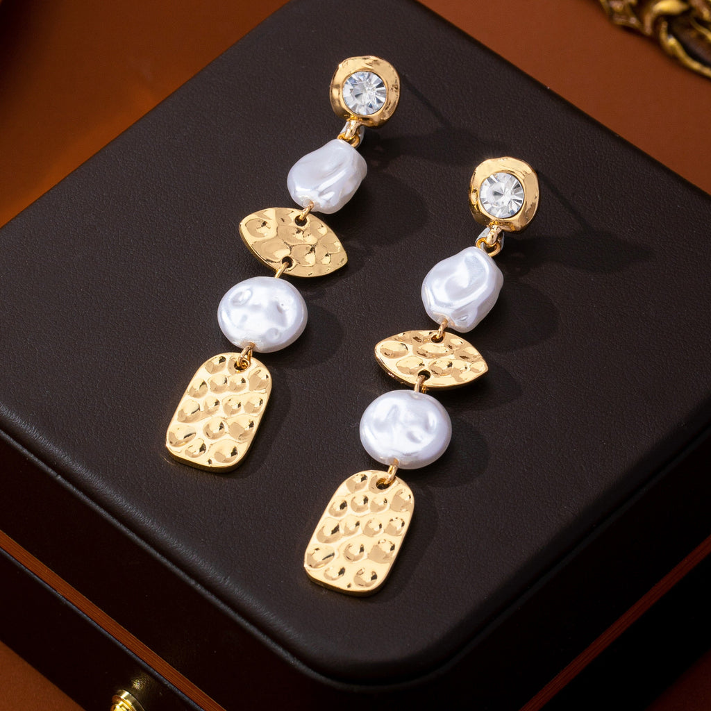 Crystal Pearl & Textured Gold Drop Earrings | 80E63155