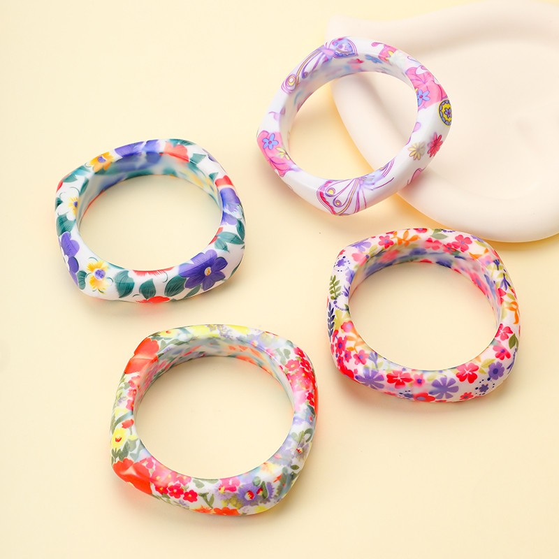 Floral Print Chunky Domed Resin Bangle Bracelet | 40B5279
