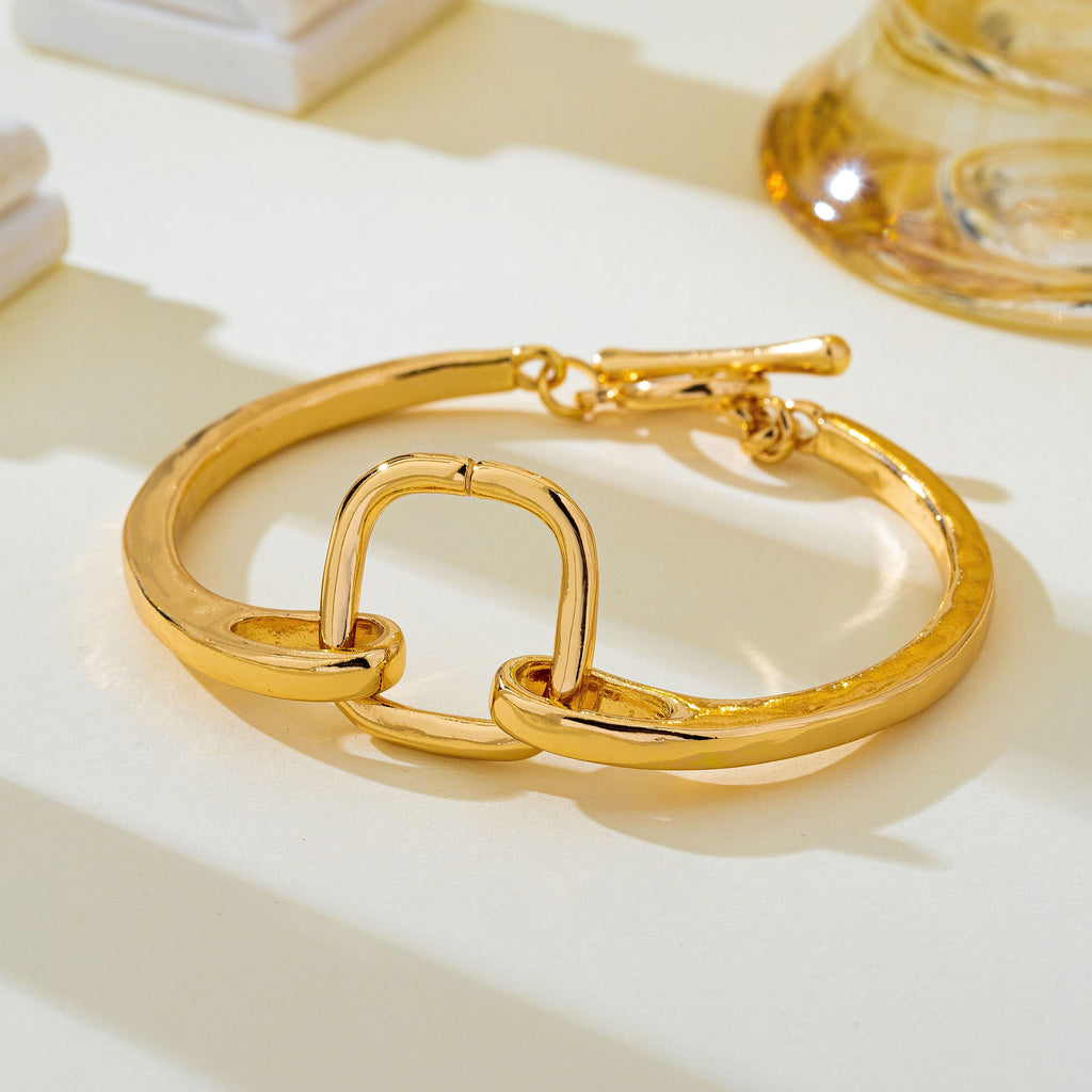 Hammered Square Link Toggle Bracelet | 80B1964