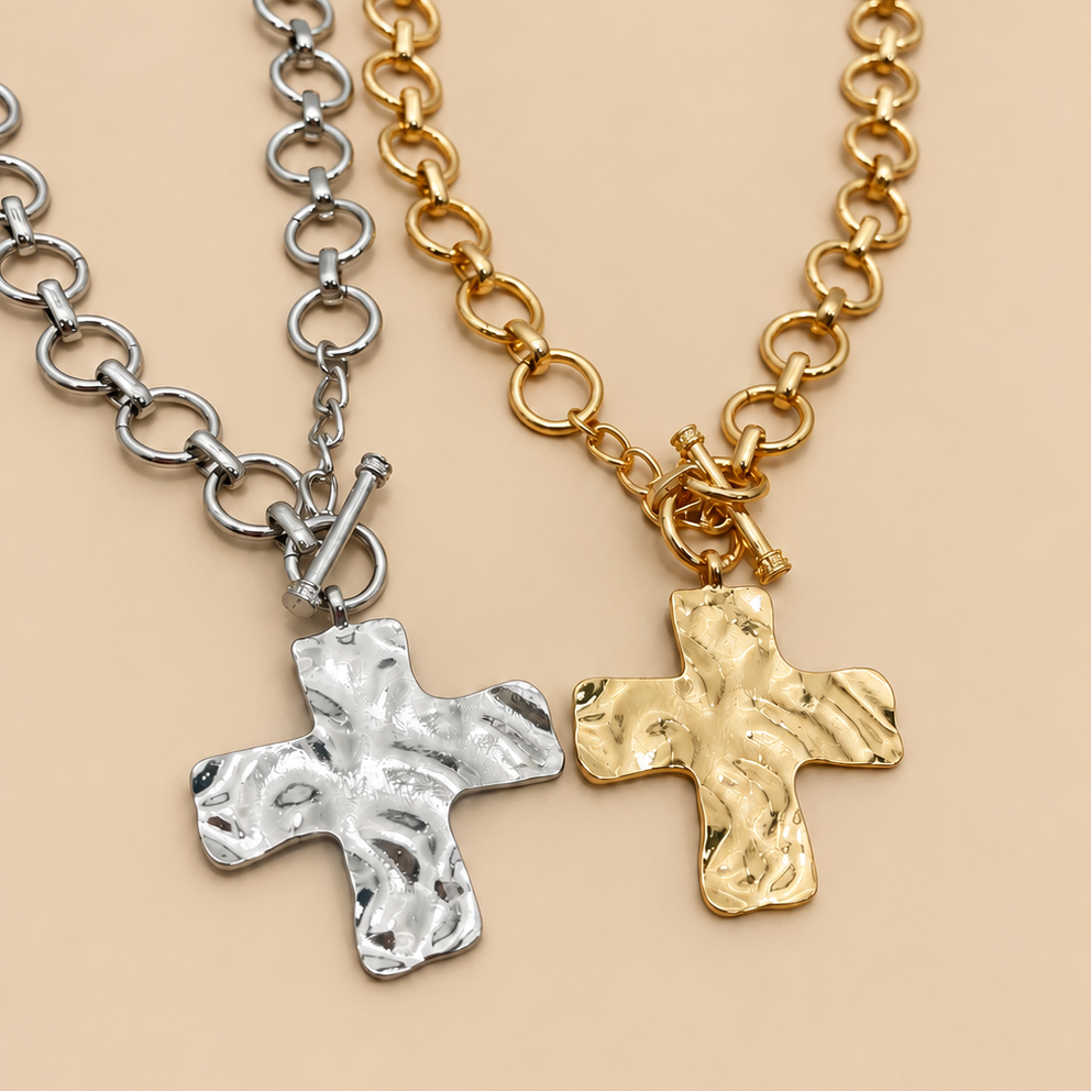 NOTABLE HAMMERED CROSS FRONT TOGGLE NECKLACE | 40NK9474