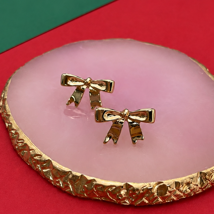 RADIANT GOLD MODERN BOW EARRINGS | 80E5491
