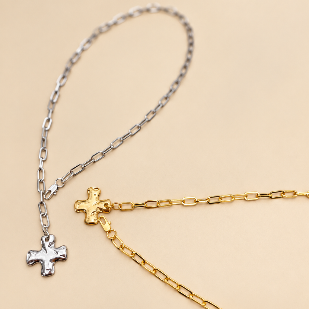 NOTABLE HAMMERED CROSS FRONT TOGGLE NECKLACE | 40NK9666