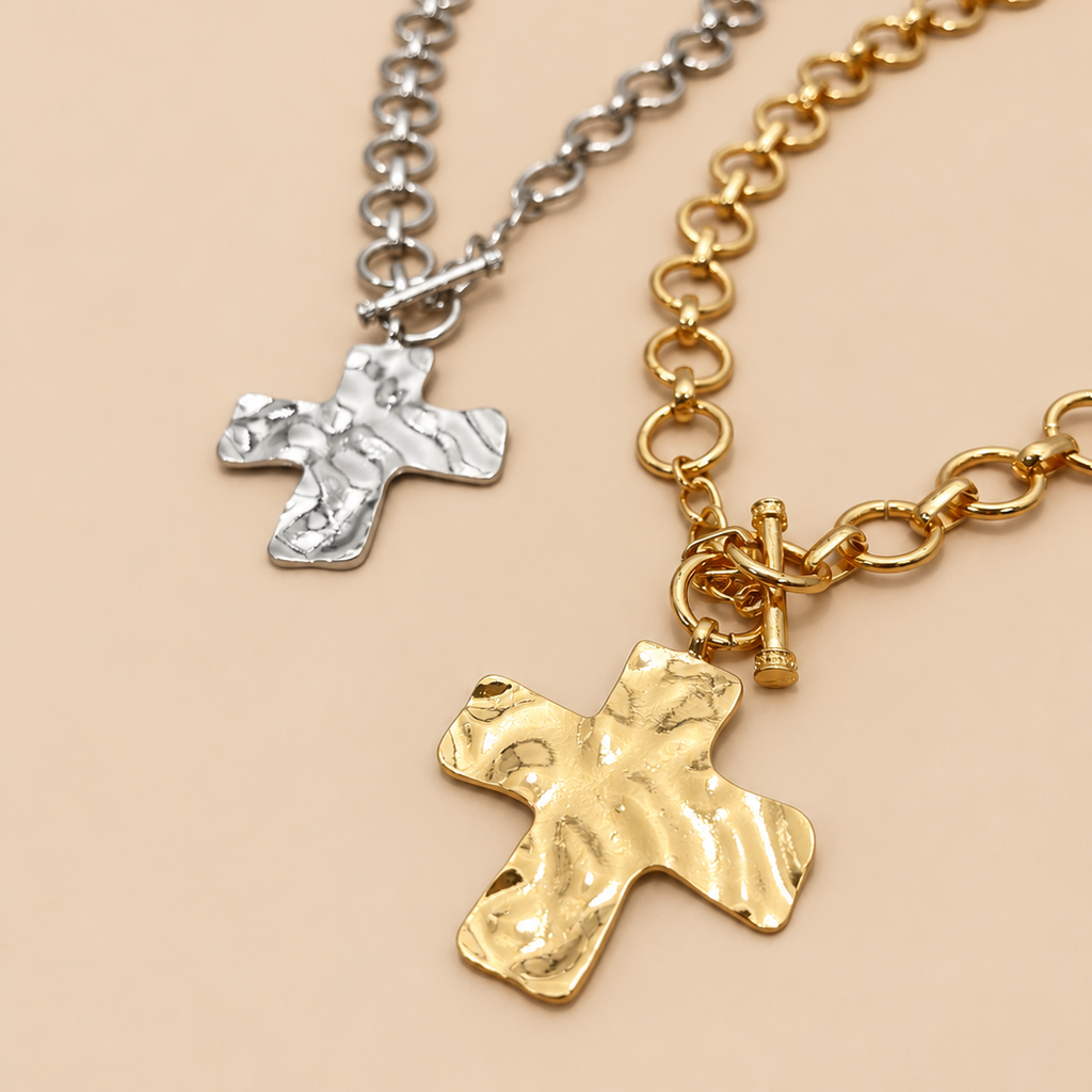 NOTABLE HAMMERED CROSS FRONT TOGGLE NECKLACE | 40NK9474