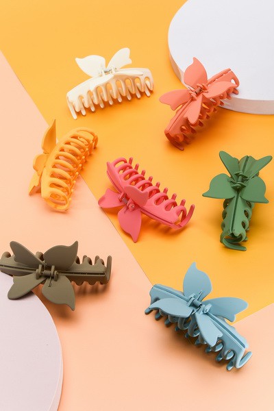MATTE BUTTERFLY HAIR CLAW CLIPS | 40H460