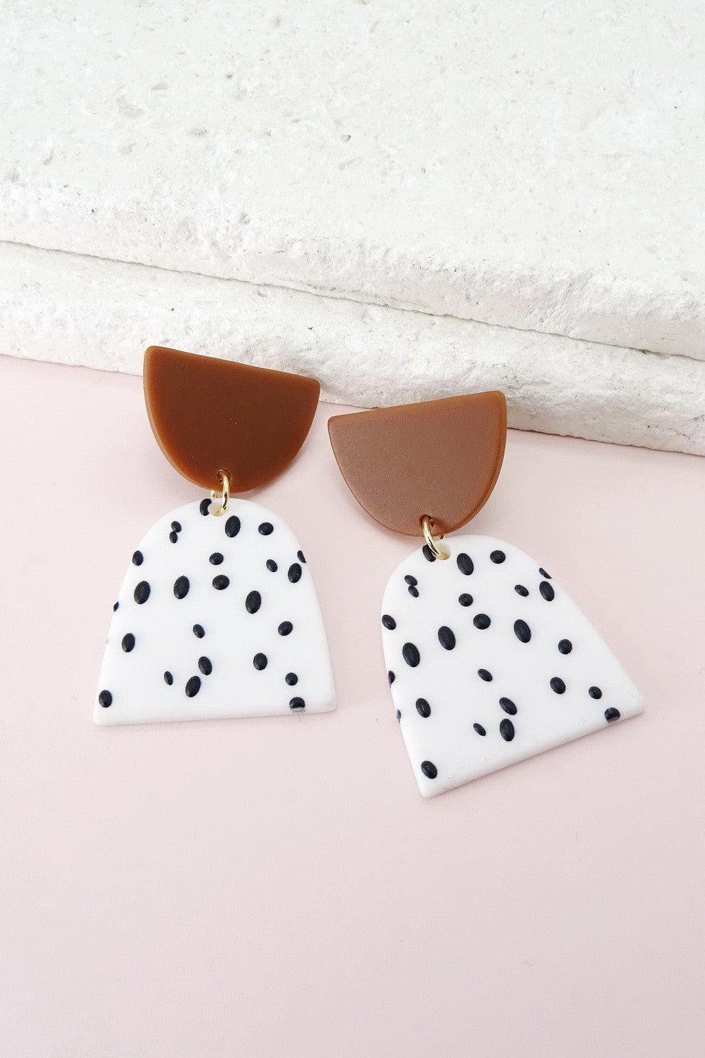 EMBOSSED PRINT COLOR BLOCK GEO DROP EARRING | 40E086