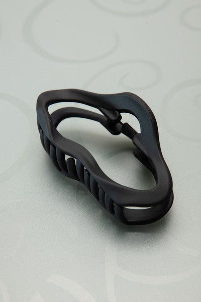 ODD OVAL SHAPE MATT LARGE HAIR CLAW CLIPS | 40H547