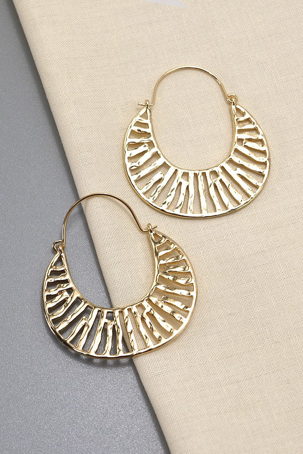 MODERN LINED CRESCENT DROP EARRINGS | 80E675