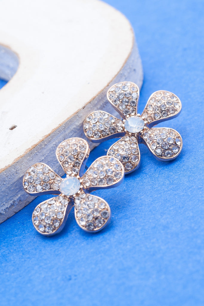 RHINESTONE FLOWER PEDAL EARRINGS | 80E992