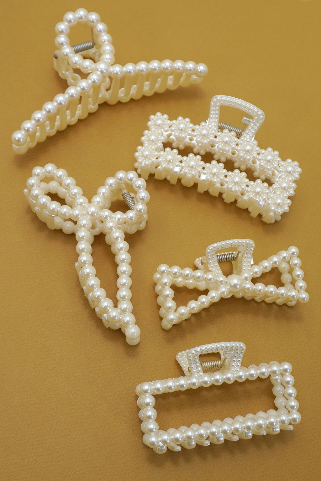 PEARL HAIR CLAW CLIPS | 40H736 – JOSSLYN COMPANY