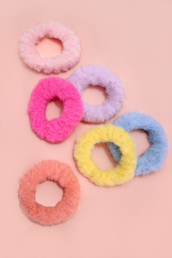 SOFT FUZZY HAIR SCRUNCHIES IN SET OF 6 | 40S728 – JOSSLYN