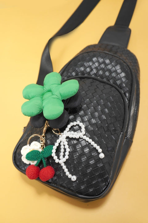 TRENDING PUFFY DAISY FABRIC BAG CHARM KEYCHAIN | 40KC114